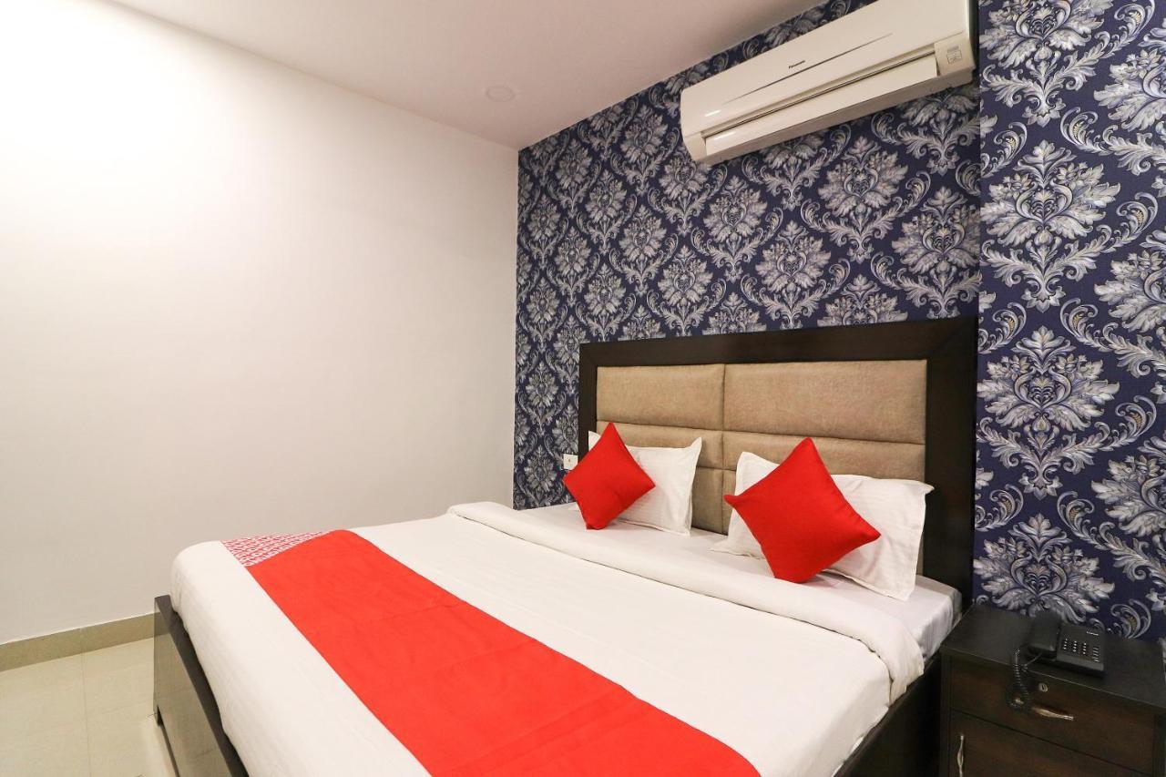 Hotel Oyo 63841 White Orchid Indraprastha Exterior foto