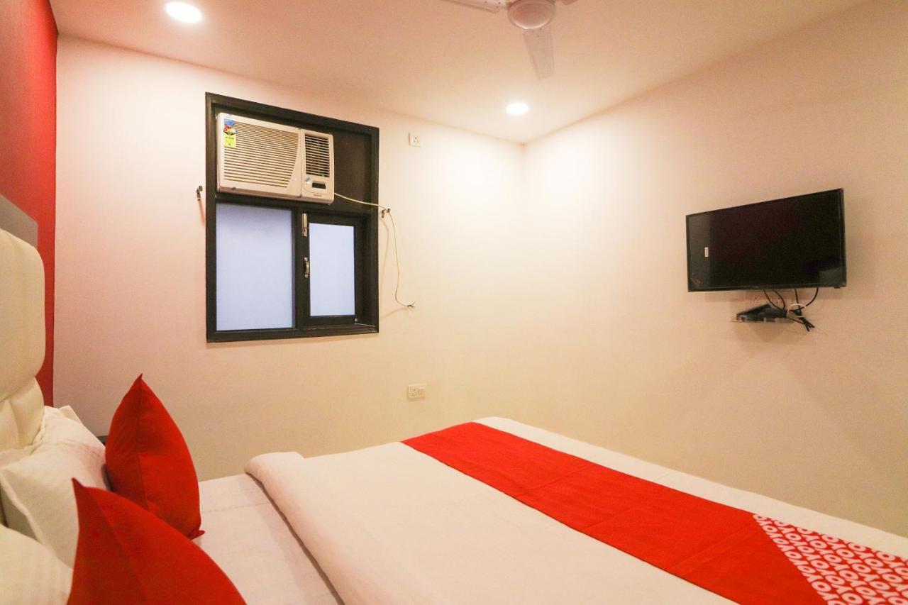 Hotel Oyo 63841 White Orchid Indraprastha Exterior foto