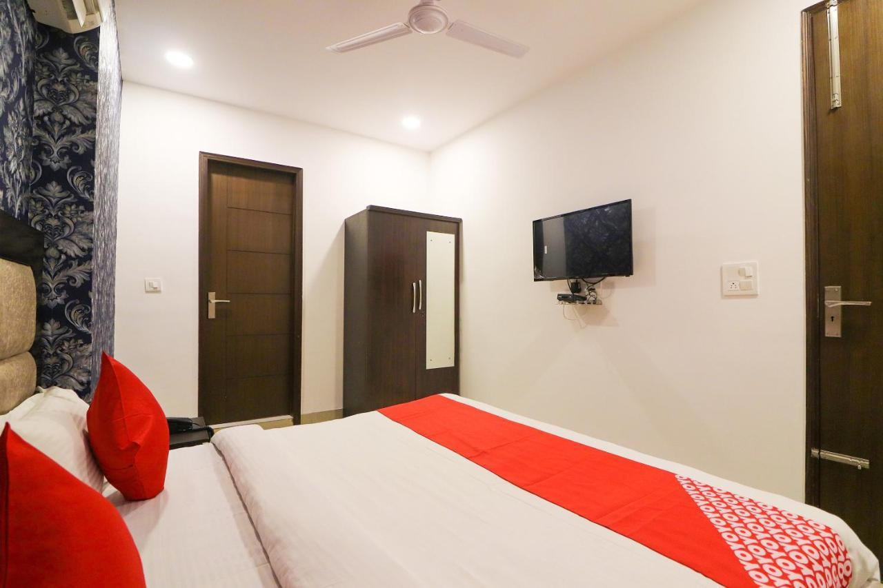 Hotel Oyo 63841 White Orchid Indraprastha Exterior foto