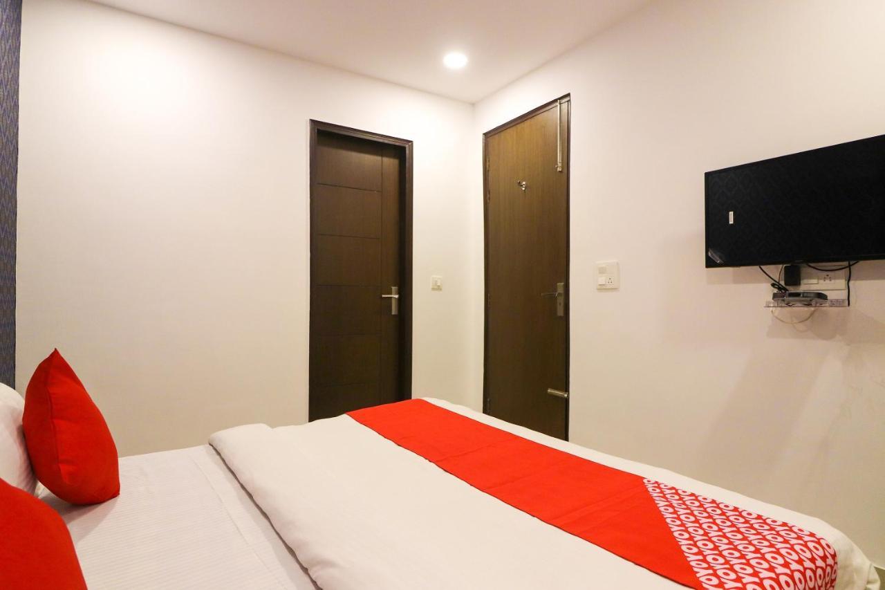 Hotel Oyo 63841 White Orchid Indraprastha Exterior foto